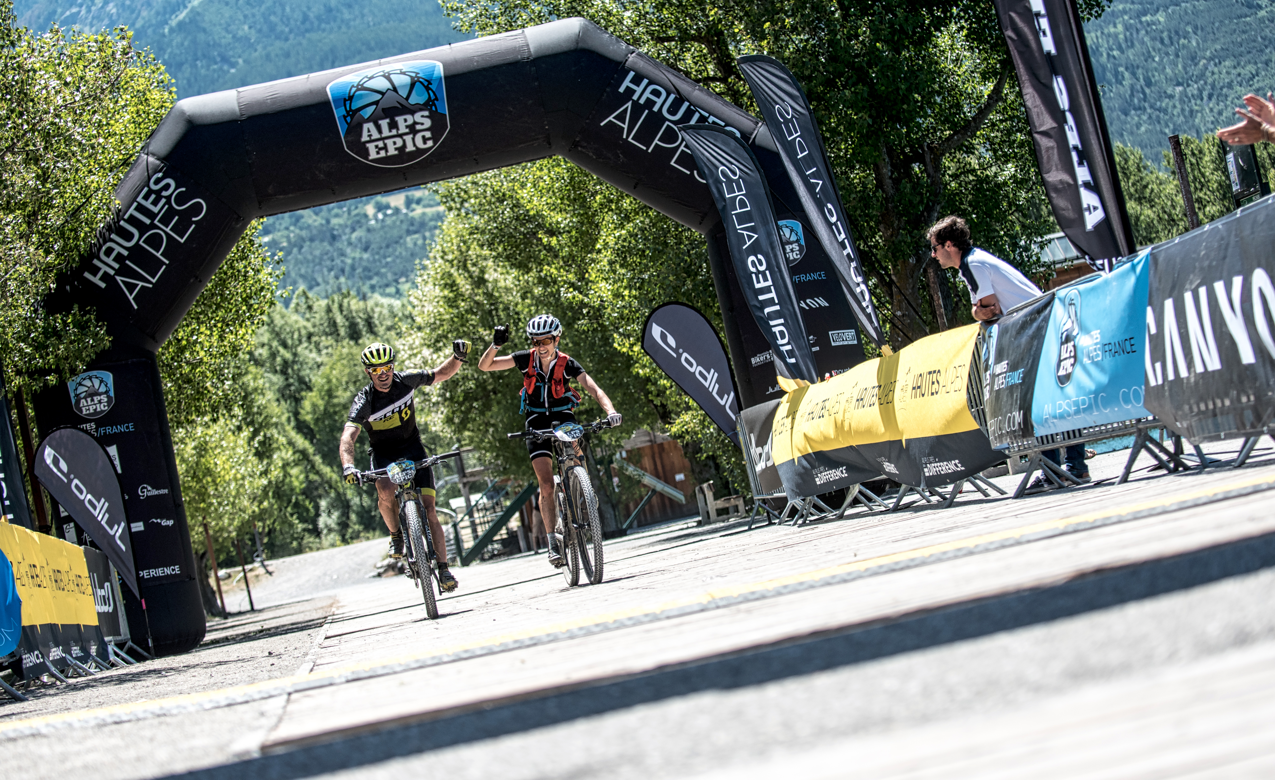j4_brutagencekros_remifabregue-29 Laetitia Roux - Alps Epic